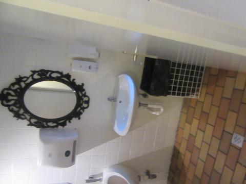 Waschbecken Herren Toilette