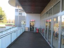 Durchgänge zur Terrasse